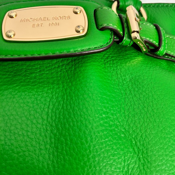 Michael Kors Green Leather purse handbag with shoulder strap and gold trim 14x10 - Picture 3 of 7